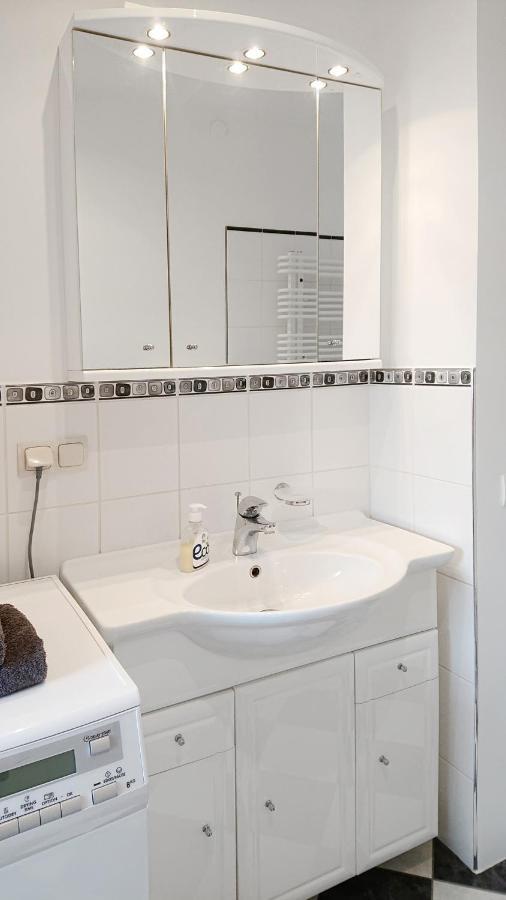 Riga City Center Quiet Apartment With Free Private Parking Экстерьер фото