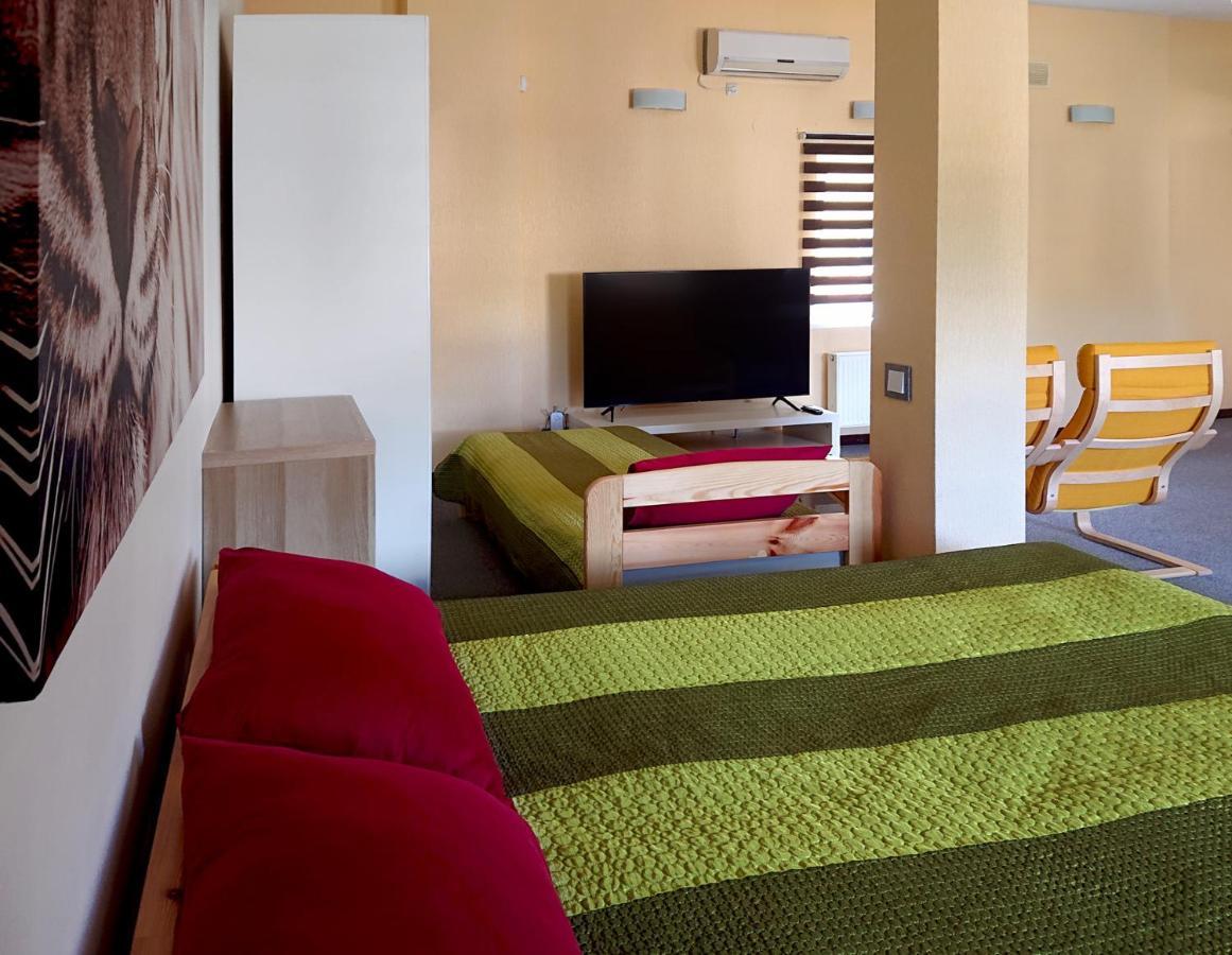 Riga City Center Quiet Apartment With Free Private Parking Экстерьер фото